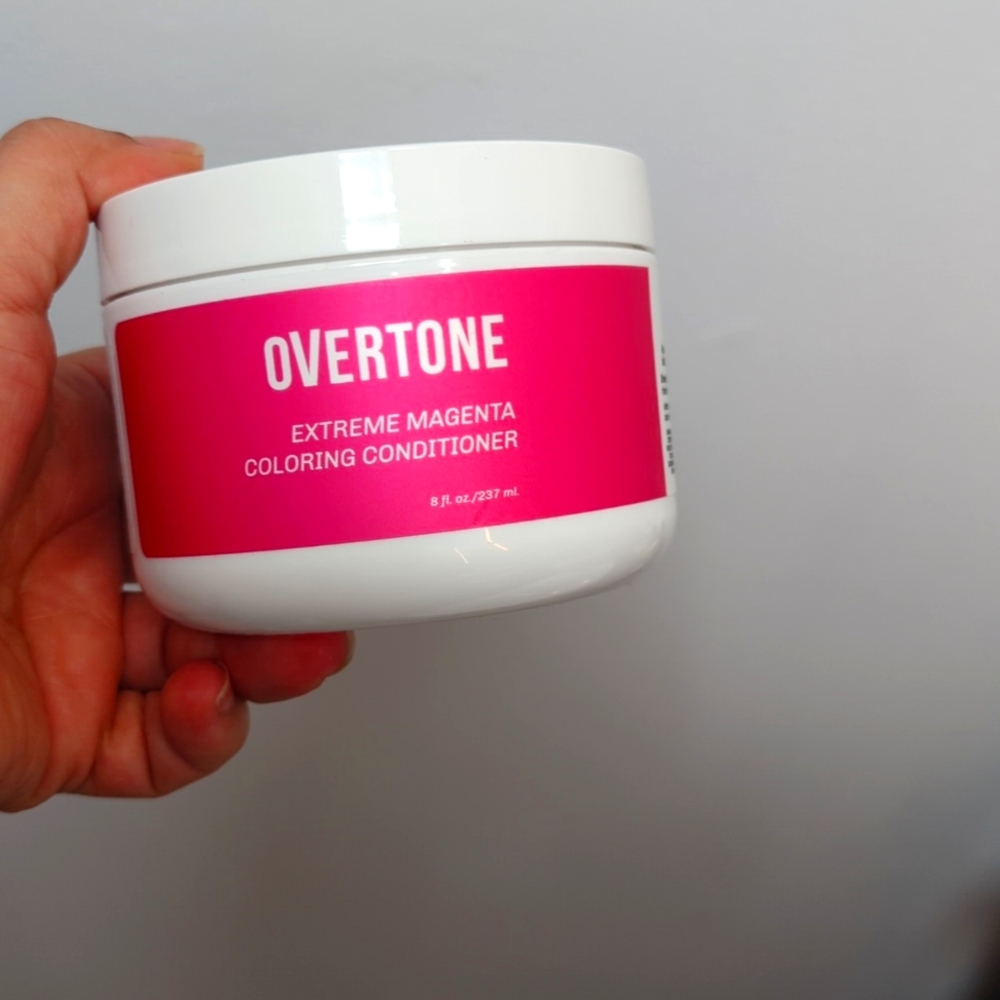 Overtone extreme magenta coloring conditioner